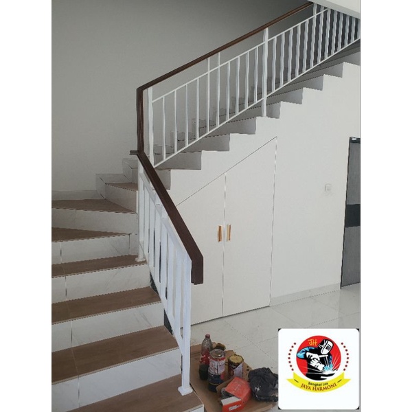 Jual Railing Tangga Bahan Hollow Besi Minimalis Handrail Kayu Indonesia