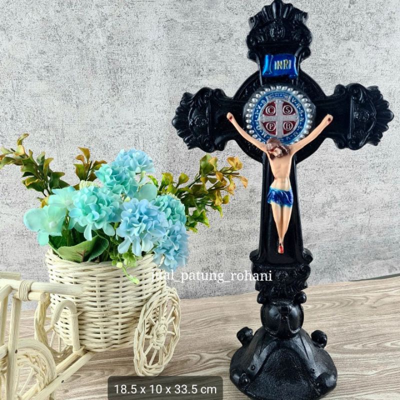 Jual Salib Duduk Meja Benediktus Yesus Motif Bunga 33 Cm Shopee Indonesia