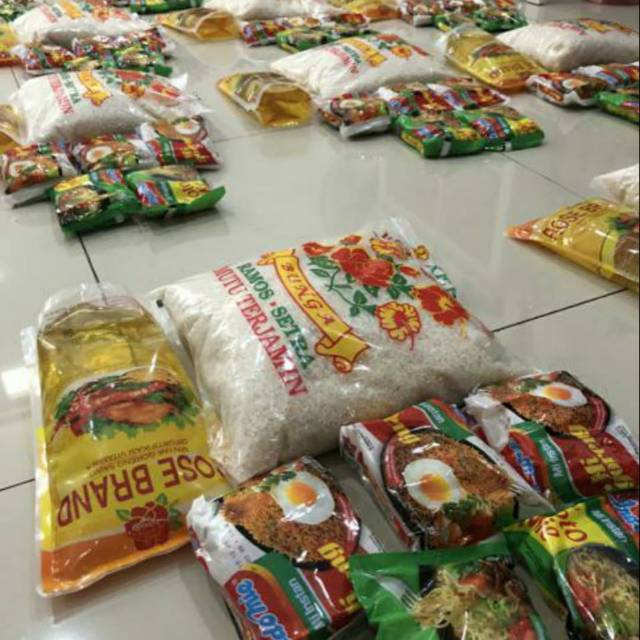 PAKET SEMBAKO MURAH KOMPLIT Beras Minyak Goreng Indomie Shopee