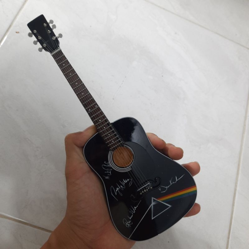 Jual Miniatur Gitar Akustik Pink Ployd Hiasan Rak Dinding Kado Ulang