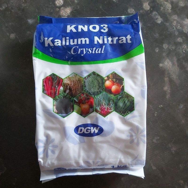 Jual Pupuk KNO3 Crystal DGW Pupuk Kalium Nitrat Kemasan 1kg Shopee