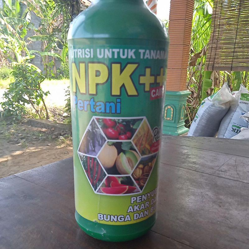 Jual Pupuk NPK Cair Pertani Penyubur Akar Daun Bunga Dan Buah Pupuk