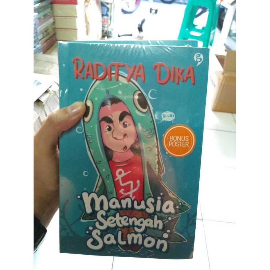 Jual Novel Manusia Setengah Salmon New Cover Raditya Dika Shopee