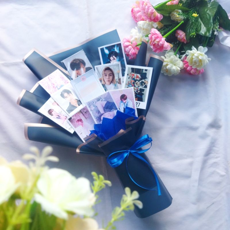 Jual BUKET FOTO POLAROID HADIAH WISUDA KADO ULANG TAHUN PERNIKAHAN