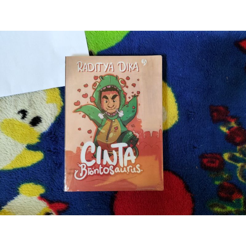 Jual Buku Novel Remaja Cinta Brontosaurus Raditya Dika Shopee Indonesia