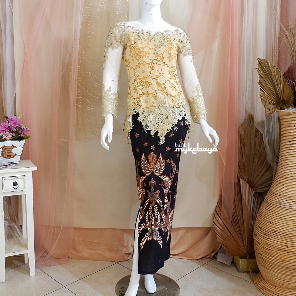 Jual Kebaya Sabrina Modern Warna Gold Untuk Bridesmaids Lamaran Wisuda