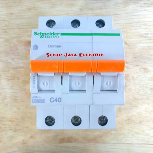 Jual Mcb Schneider Domae Phase Ampere A Sni Shopee Indonesia