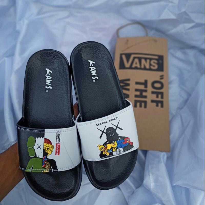 Jual Sendal Slop Vans Kaws Pria Wanita Sandal Slip On Terbaru Sandal