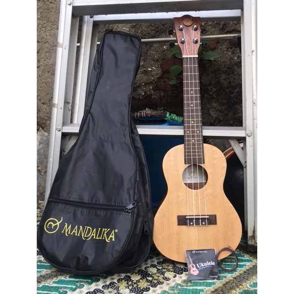 Jual GITAR UKULELE CONCERT MANDALIKA Shopee Indonesia