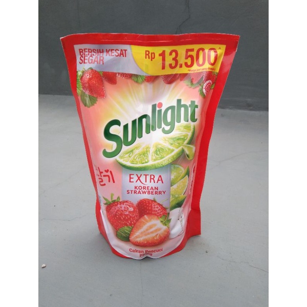 Jual Sunlight Cairan Pencuci Piring Strawberry 560ml Shopee Indonesia