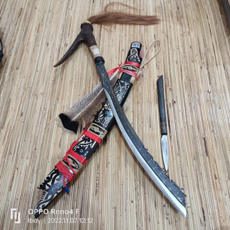 Jual Mandau Dayak Khas Kalimantan Gagang Asli Tanduk Shopee Indonesia