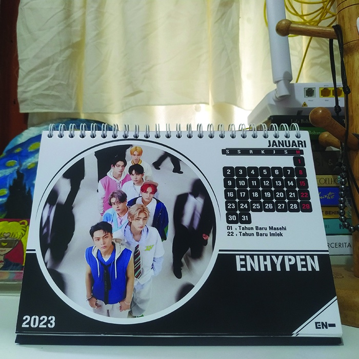 Jual Kalender Meja 2023 Edisi Enhypen Manifesto Day 1 Shopee