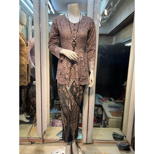 Jual Kebaya Sabrina Rampel Kebaya Brokat Kebaya Terbaru Kebaya