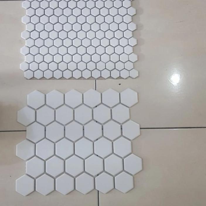 Jual Mosaic Keramik Hexagon 2 5cm Putih Shopee Indonesia