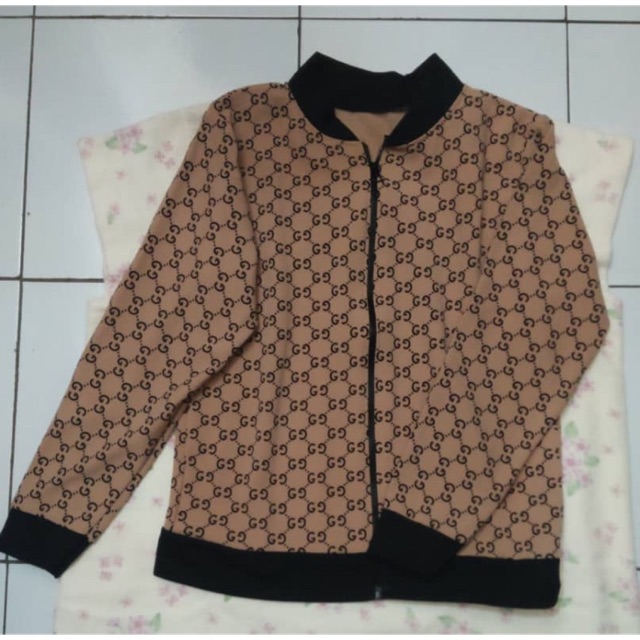 Preloved Jaket Corak Gucci