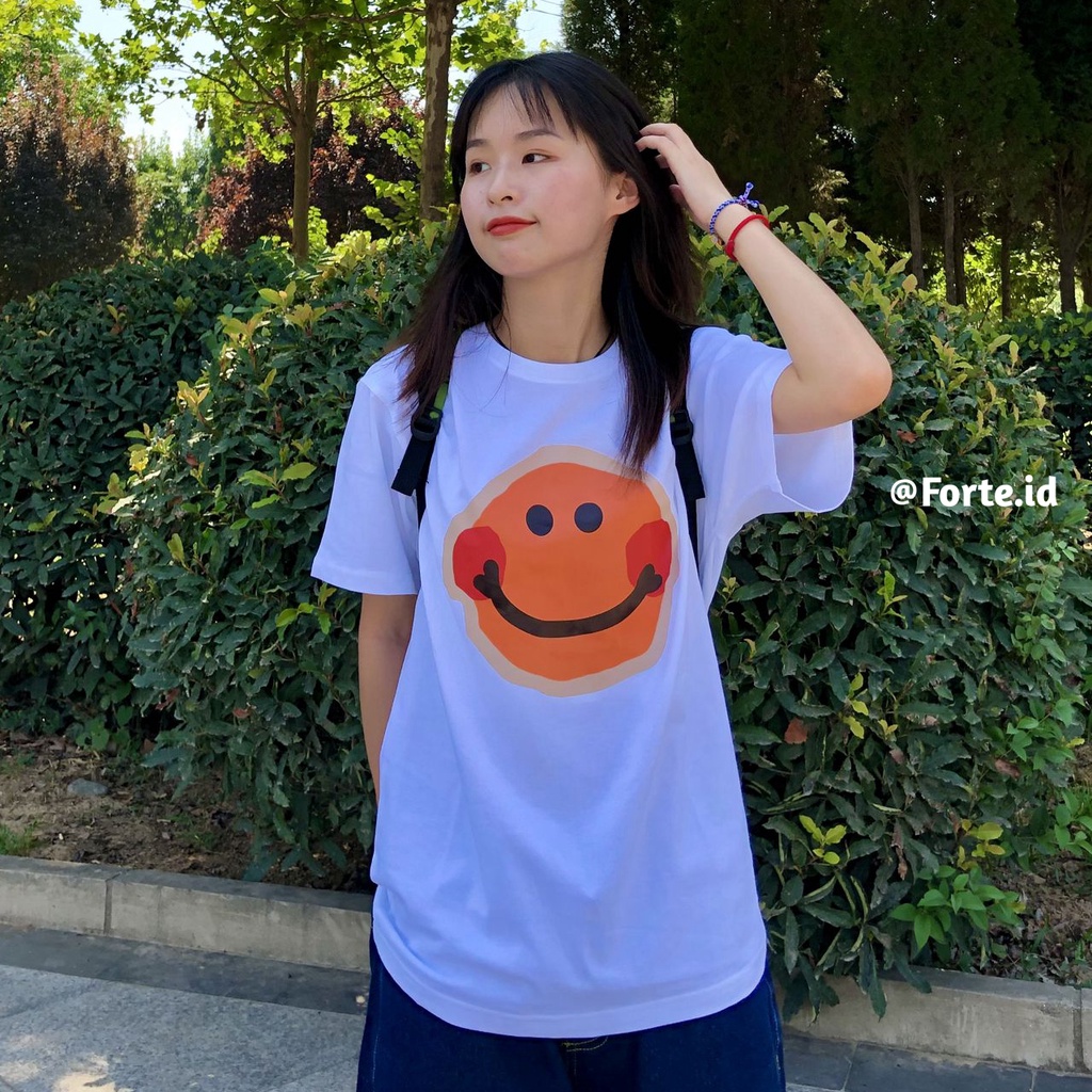 Smiley Graphic Tee Oversize Kaos Lengan Pendek Korean Style Baju Wanita Hitam Printed T-shirt