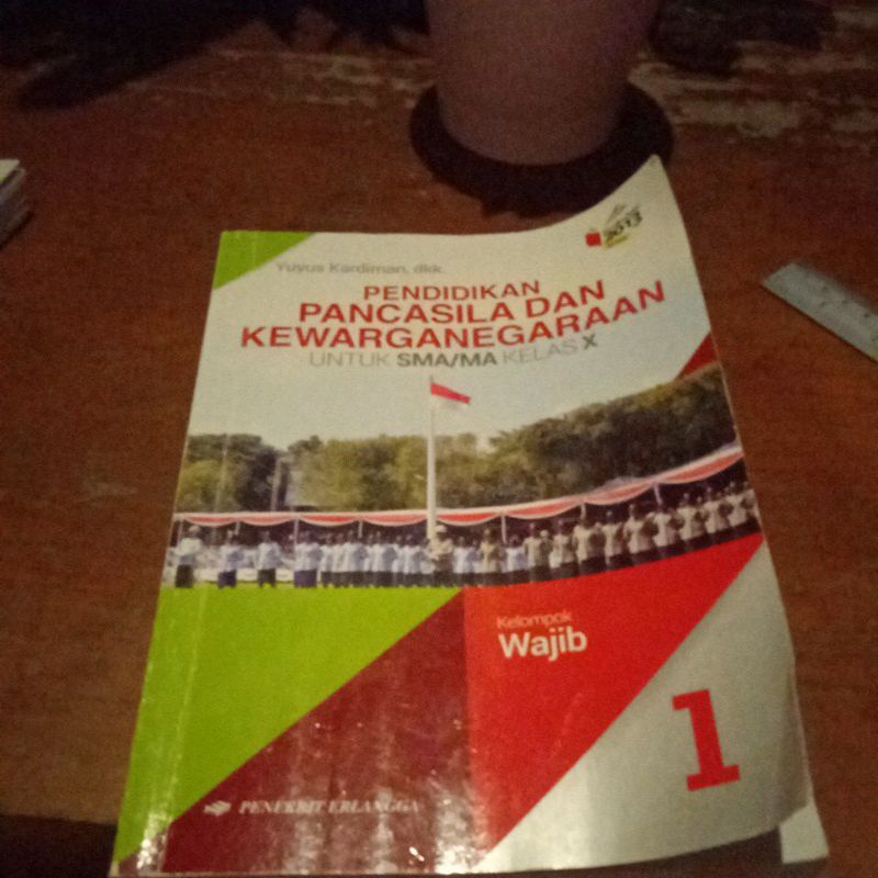 buku cetak PKN kelas X penerbit Erlangga