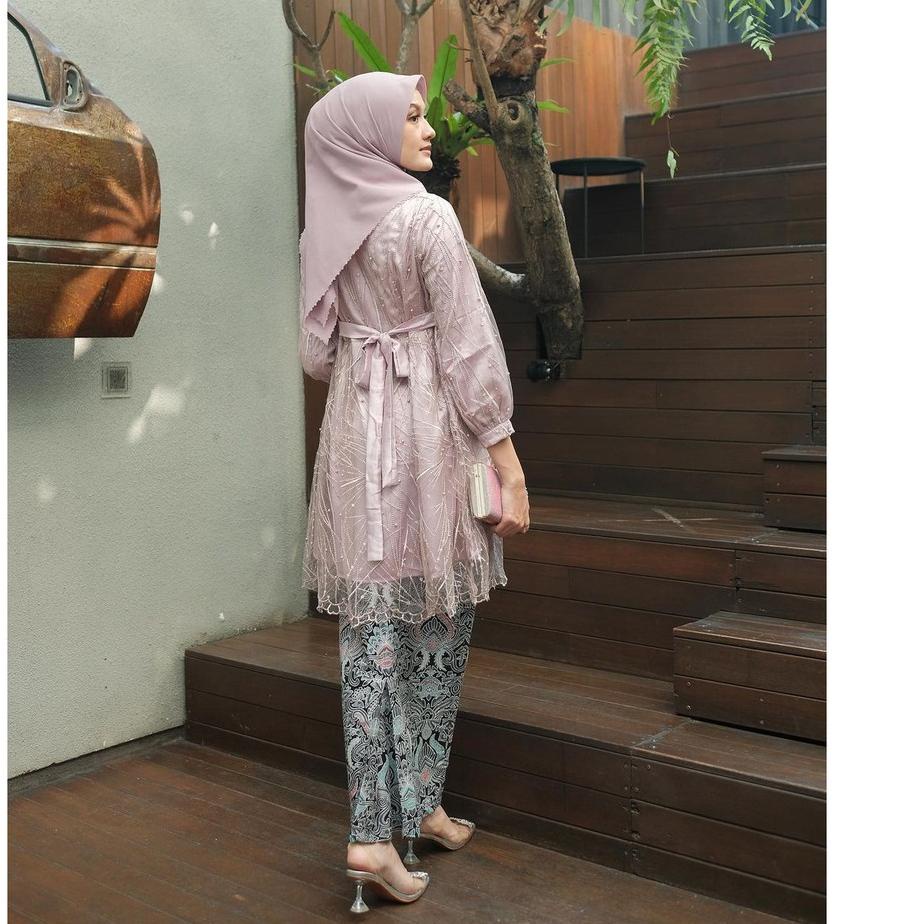 Bagus Banget.. Batik Couple Kebaya Modern  Kebaya Tunik  Tunangan  Kebaya Wisuda  Kondangan  Lamaran