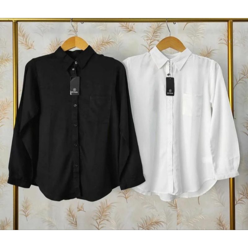 Kemeja hitam dan putih Nevada