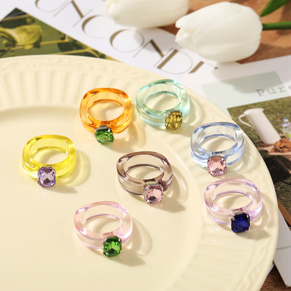 Needway  Irregular Resin Rings Elegant Transparent Finger Ring Women Jelly Color Cool Geometric Retro Vintage Fashion Jewelry/Multicolor