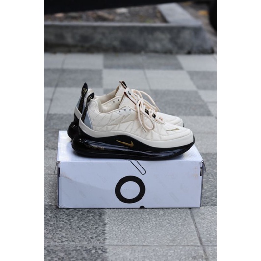 Sepatu Sneakers Pria Nike Air Max 720-818 " Black Cream "