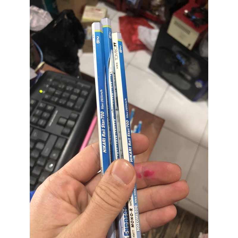 

pensil tombow satuan mono r km77 limited edition edisi super express hikari 2B / hb world sport