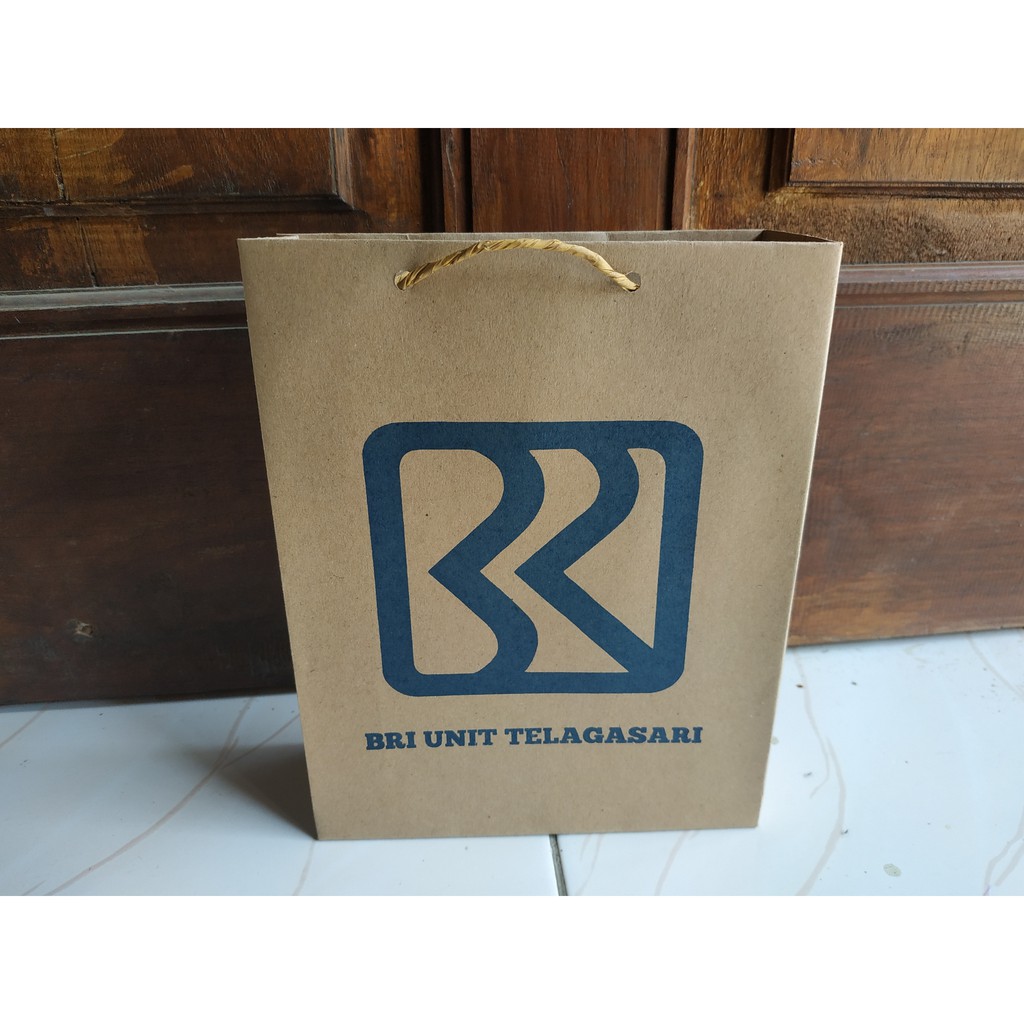 

Paperbag sablon ukuran P18xL6xT23 cm, paperbag kraft coklat, paperbag murah, tas kertas souvenir