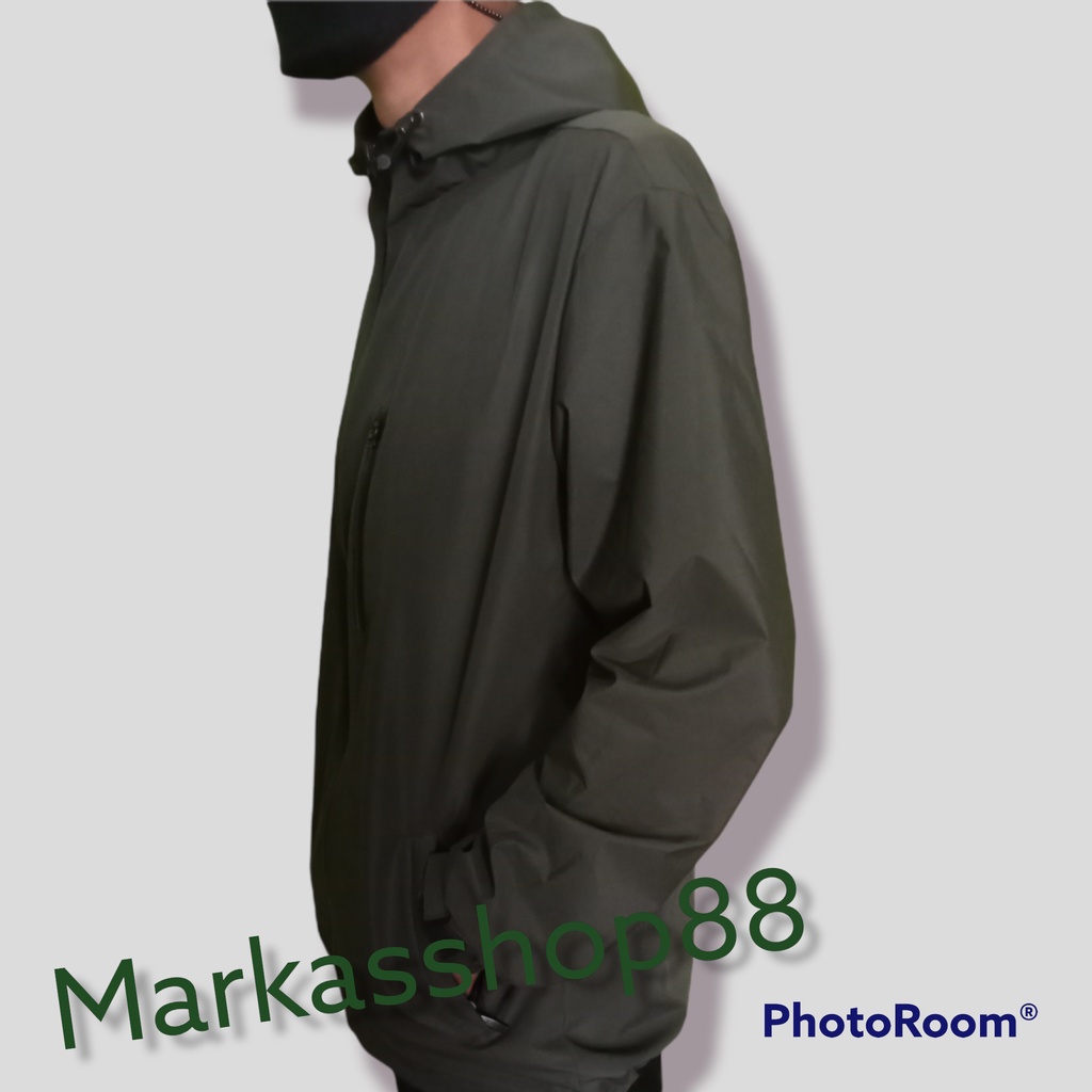 Jaket waterproof / jaket gunung / jaket anti air