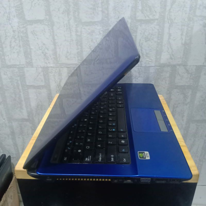 Laptop Asus K43SD Dualvga Nvdia Geforce 610M Ram 4GB HDD 320GB Layar 14 inch siap gaming editing