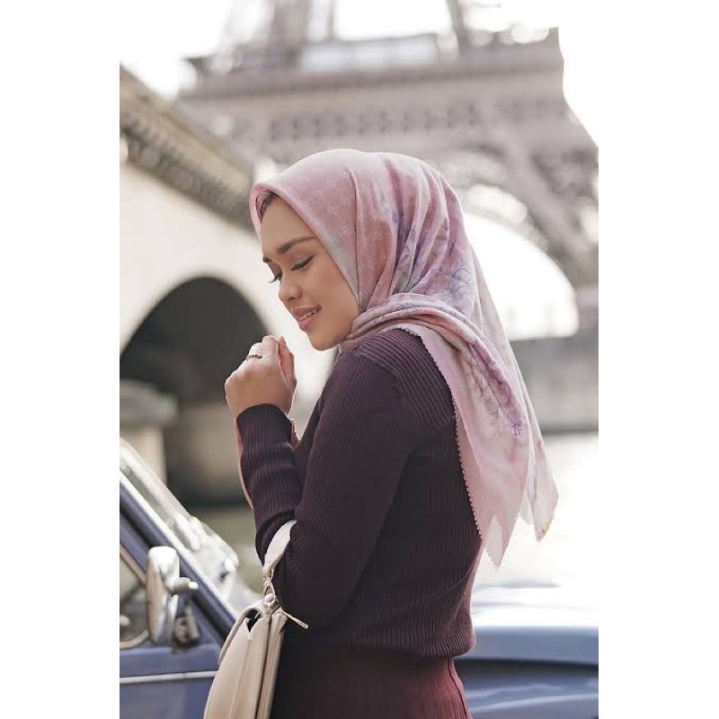 PRELOVED Hydrangea Buttonscarves