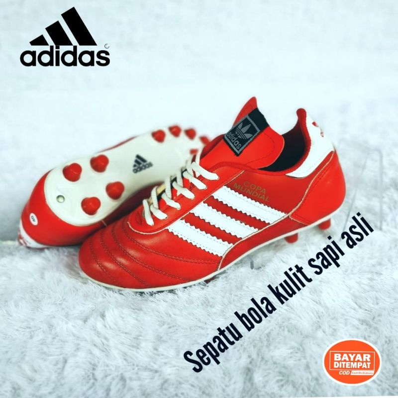Sepatu bola Adidas kulit terlaris