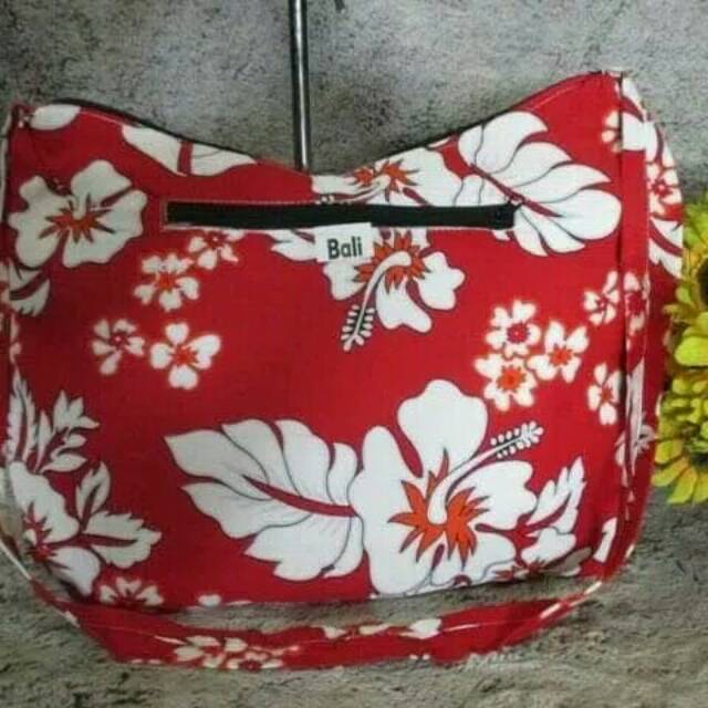 Tas selempang kain bali motif bunga