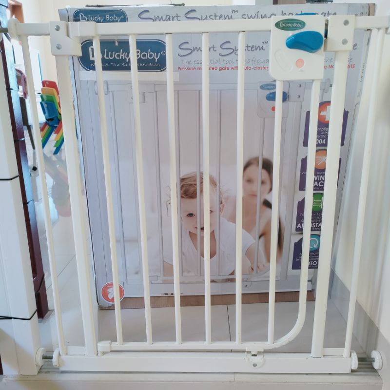 PRELOVED SAFETY GATE LUCKY BABY PAGAR PENGAMAN TANGGA
