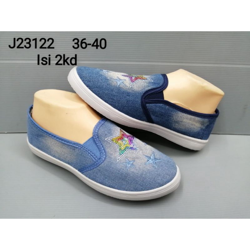 Sepatu sneaker slip on wanita murah awet