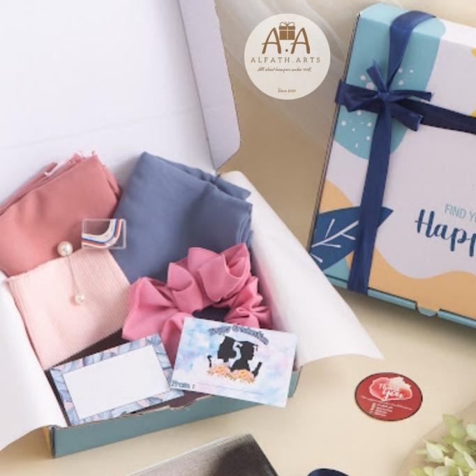 

HAMPERS HIJAB LENGKAP / HAMPERS NIKAHAN / KADO ULTAH / KADO WISUDA