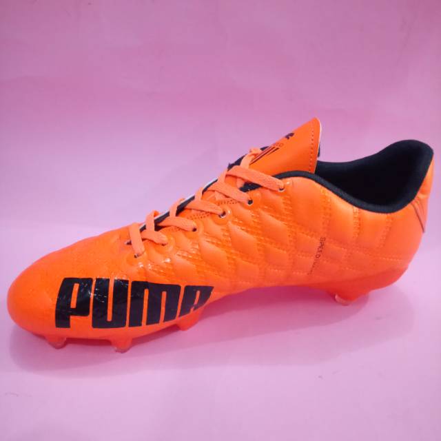 Sepatu Bola Puma