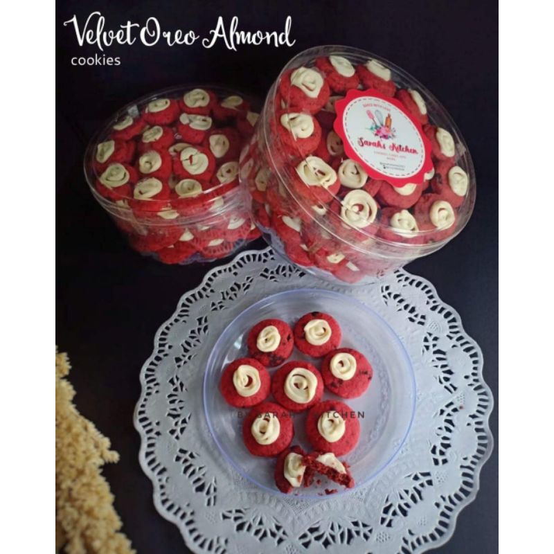 

Velvet Oreo Almond Cookies