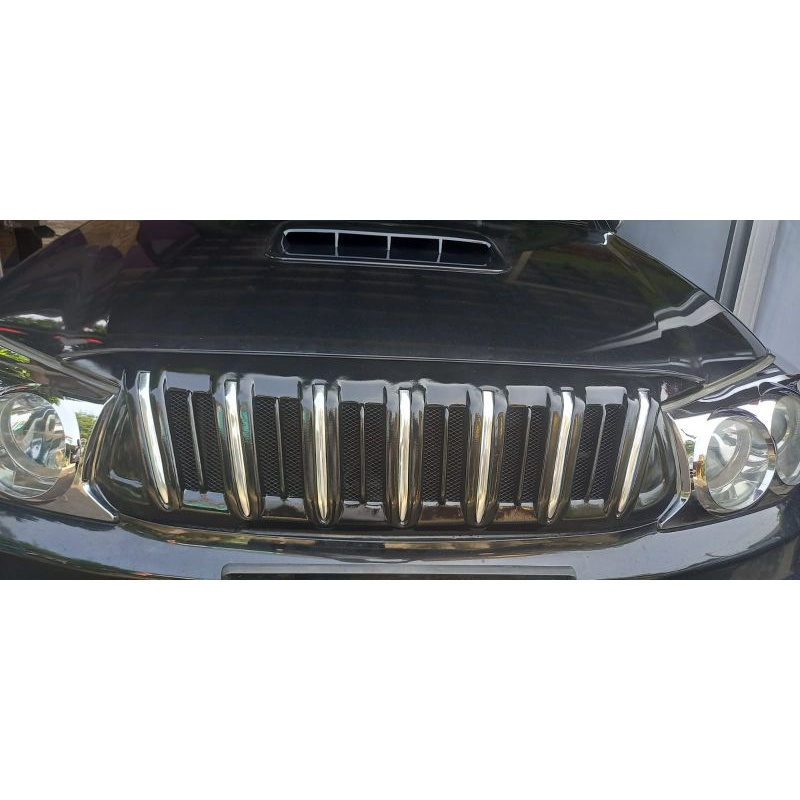 GRILL FORTUNER 2008-2011