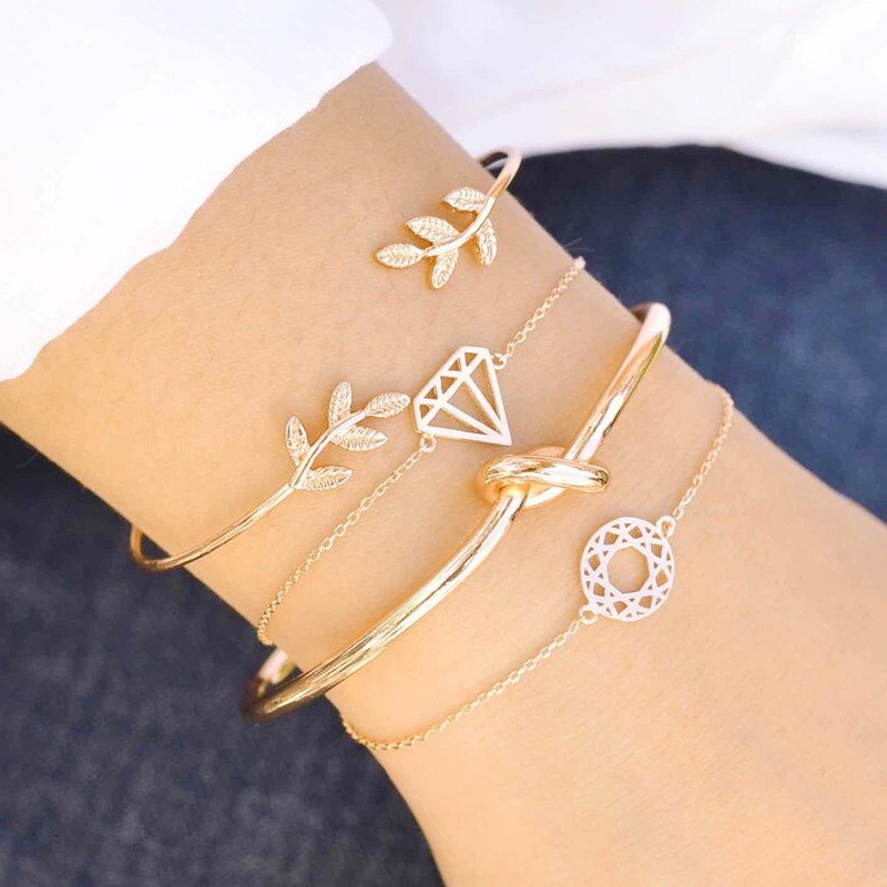 Set Gelang Multilayer Bentuk Berlian Bahan Alloy Gaya Korea Untuk Wanita