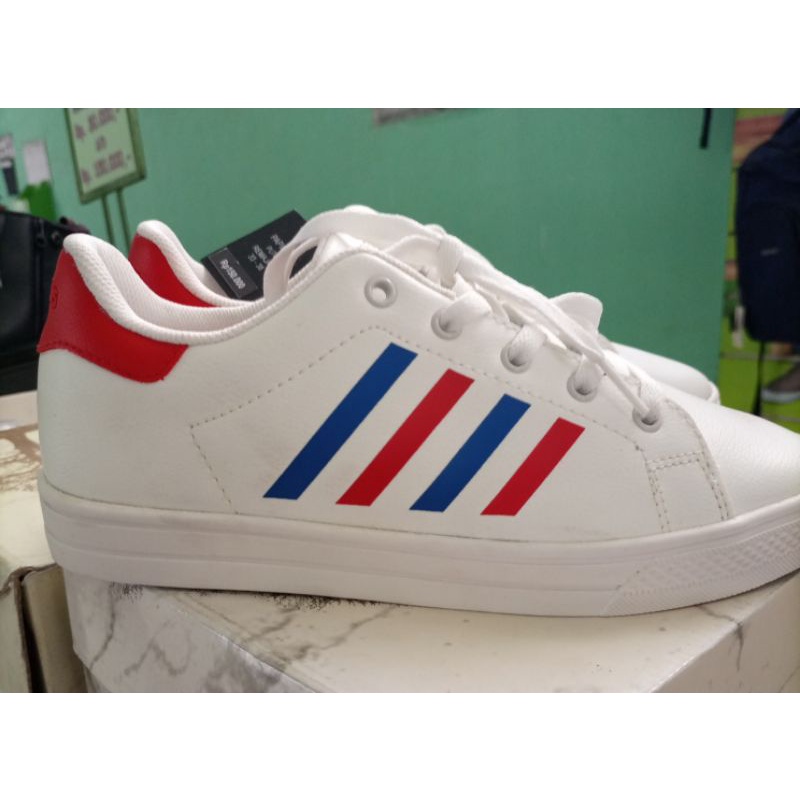 Sepatu Tomkins Papillon