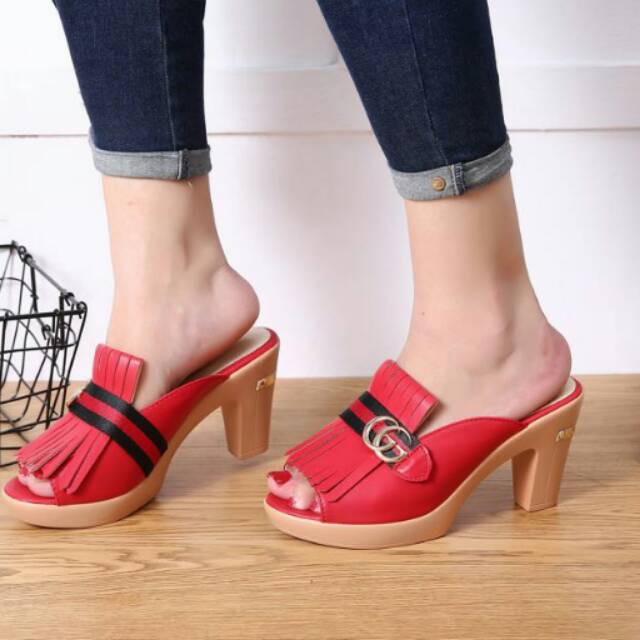 Gucci Marmont Mid Heel Slide
Best Seller Gucci Sandal😍😍😍