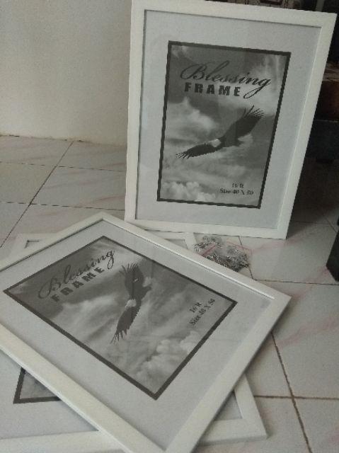 Gantungan Frame Bingkai Pigura
