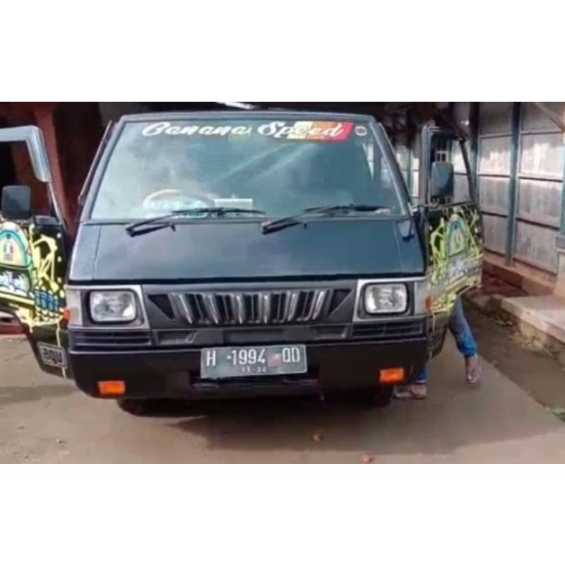 Grill Apollo Prado mobil l300 list chrome