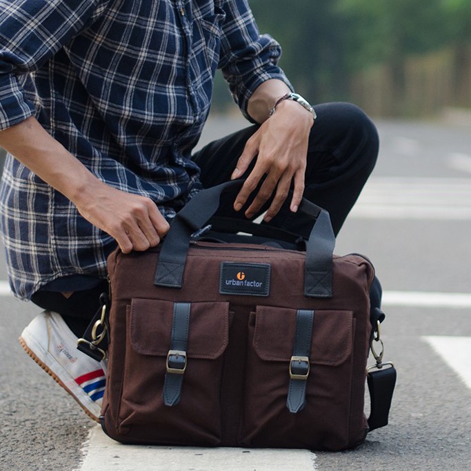 BUSY BROWN |ManNeedMe x URBAN| Tas Selempang Pria Tas Laptop Tas Jinjing ORIGINAL