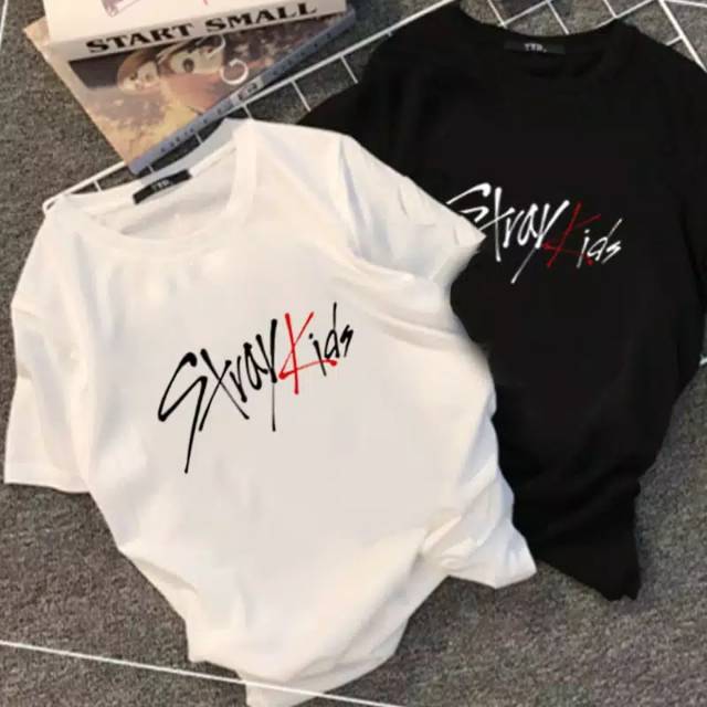 Kaos T-shirt STRAYKIDS