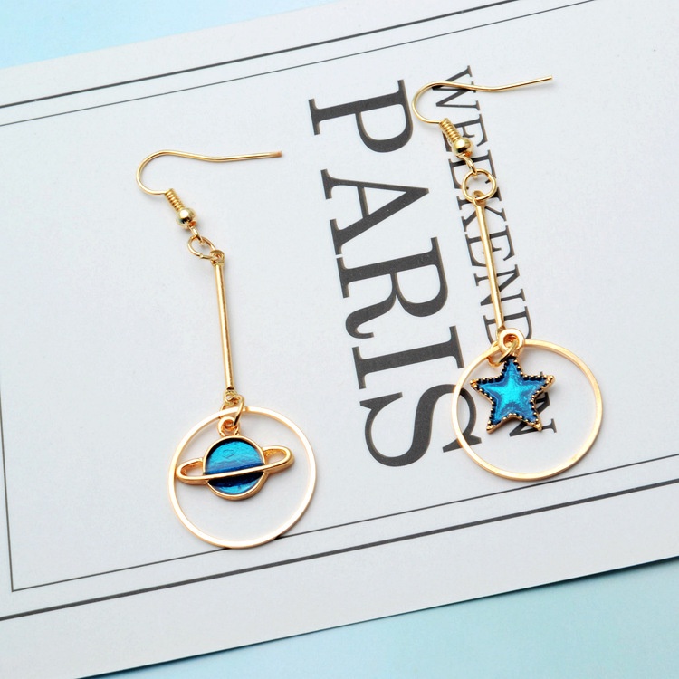 Planet anting-anting perempuan Korea hipster biru Saturnus asimetris bintang anting-anting