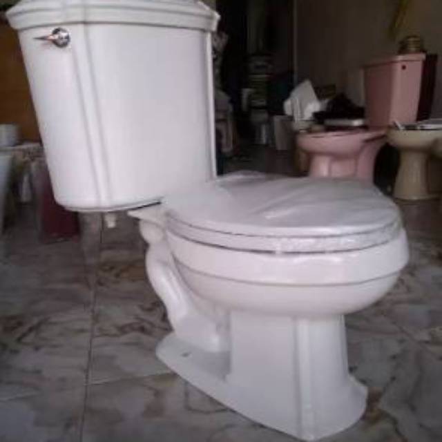 Closet duduk Kohler antik