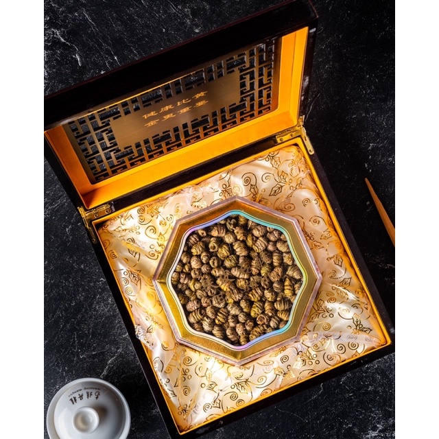 

CHINESE TEA HERBAL TIE PI SHI HU 铁皮石斛 250g GIXT BOX UNIK