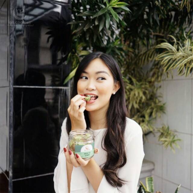 

NOB Ina Cookies Jar Toples Kaca