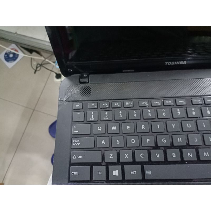 laptop toshiba C840 intel core i3 gen 2ram 4GB hdd 120 layar 14 inchi